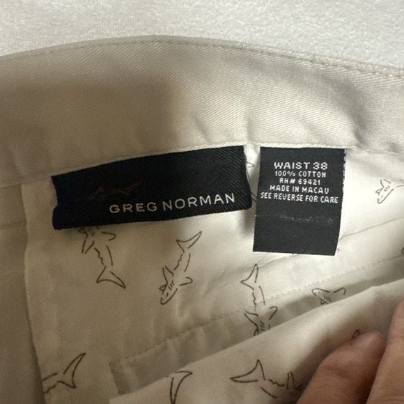 Greg Norman Men's Pleated Size 38/large Shark Golf Shorts. Pockets And Zipper. - Picture 2 of 4
